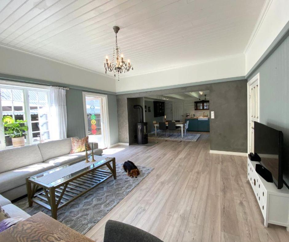 Dalen - Full House With Two Bedrooms, Patio, Garden And Central Location Exteriör bild